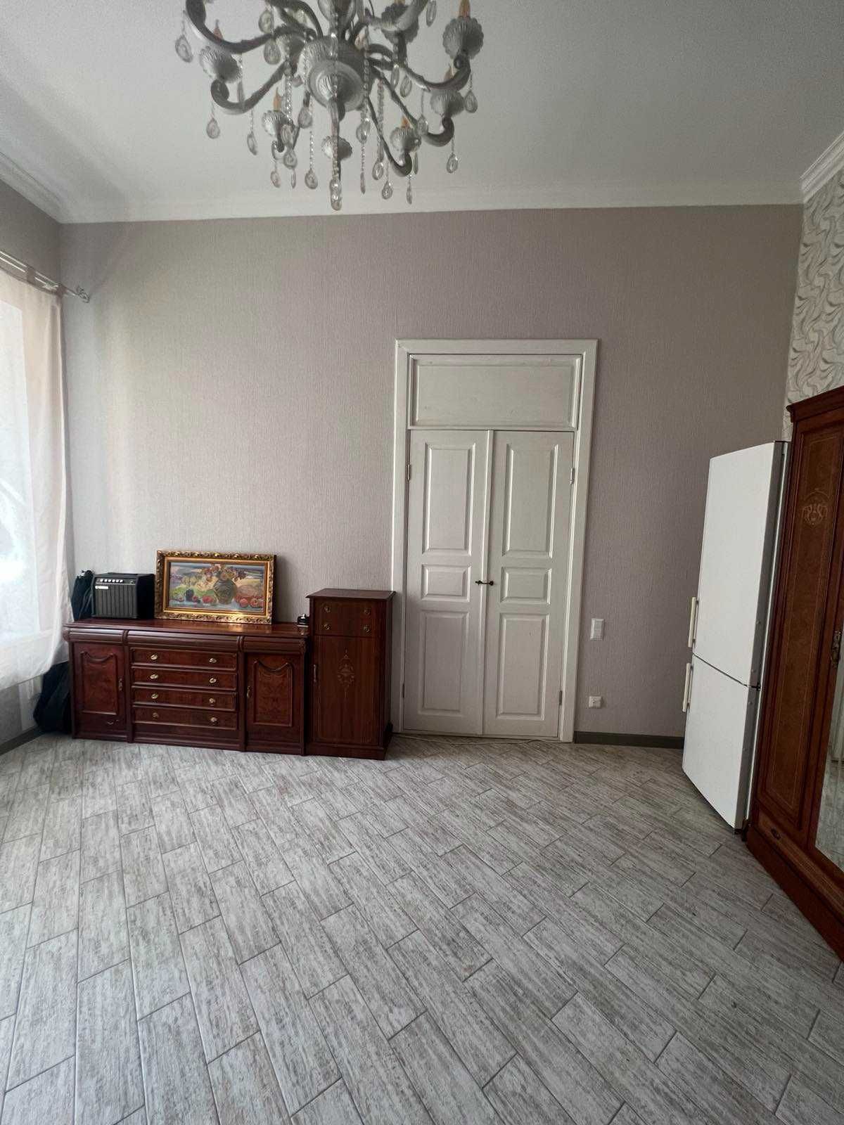 Продам 1 комнатную квартиру - студию. 33 м. Ремонт.