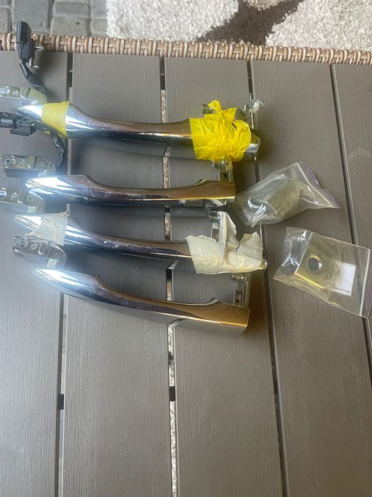 Комплект дверних ручок до Ніссан рог