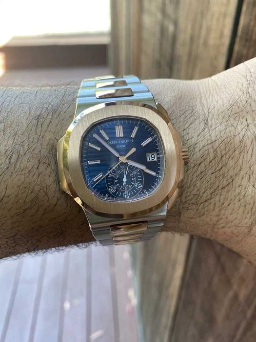 Relógio Patek Philippe com mostrador bicolor azul, 40,5 mm, com caixa.