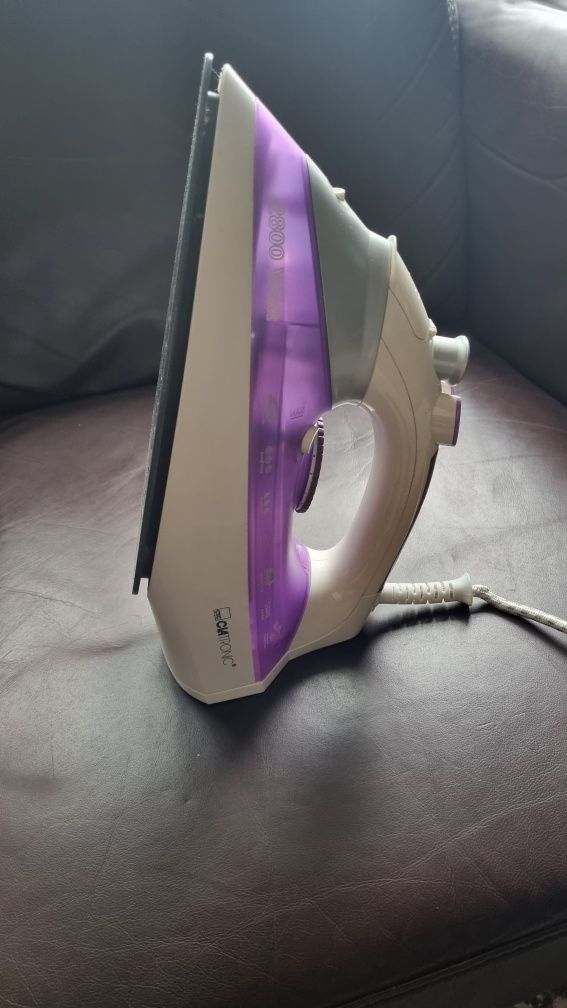 Żelazko Clatronic model DB3486, moc max 2800 W