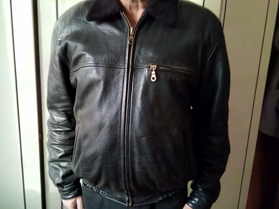 Шкіряна зимова куртка р.54