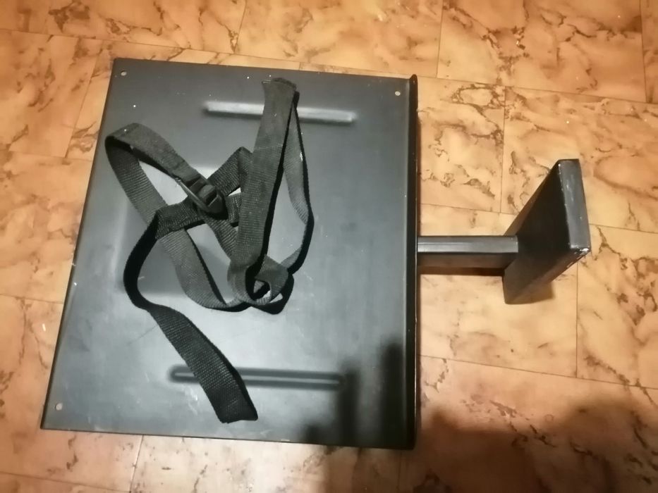 Uchwyt pulka rtv na sciane