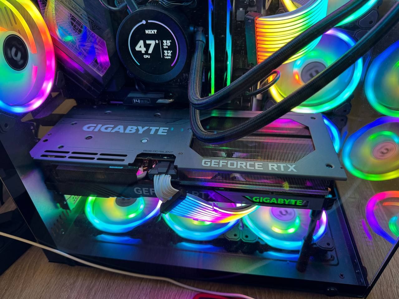 Продаю потужну відеокарту Gigabyte RTX 4070 Ti OC 12GB Gaming