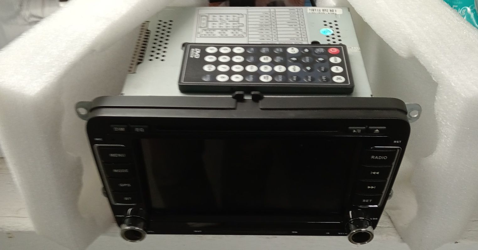 Vendo auto radio Golf V 5 para peças