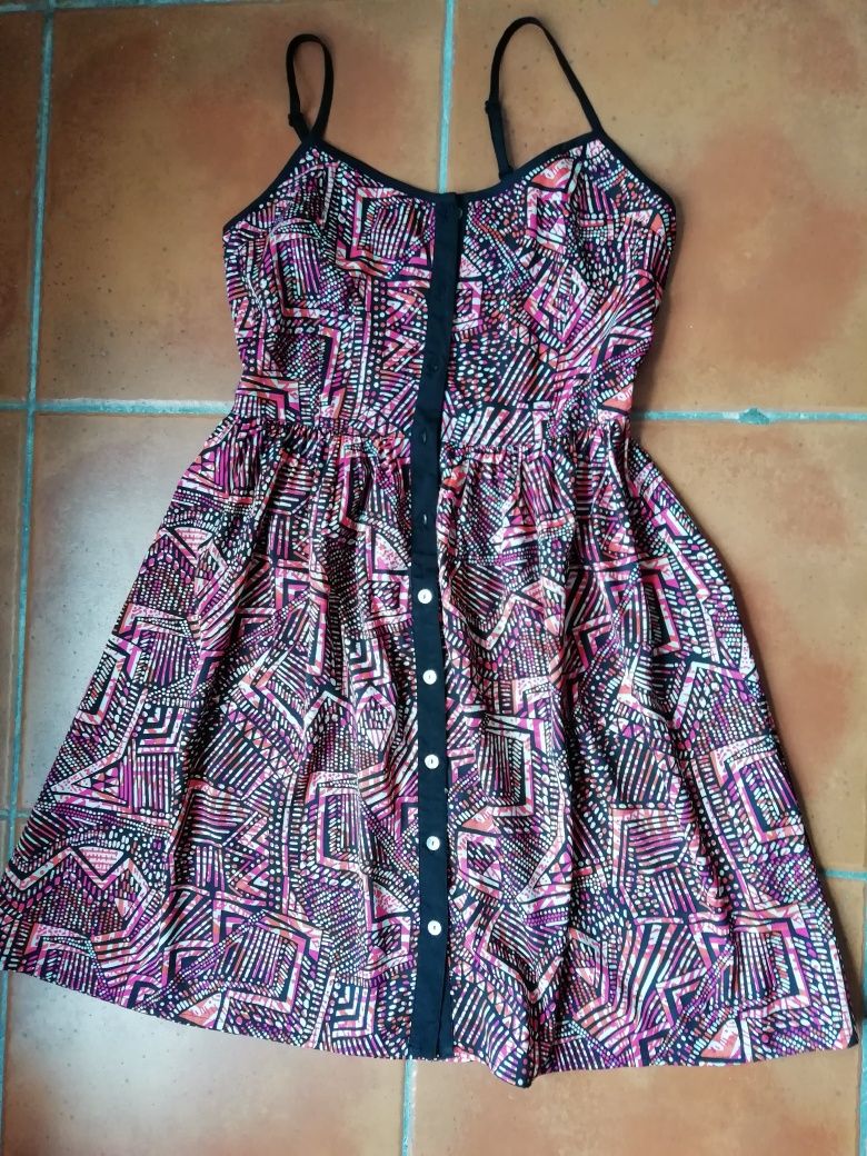 Vários vestido tamanho S cada um 2€ ou todos 12€