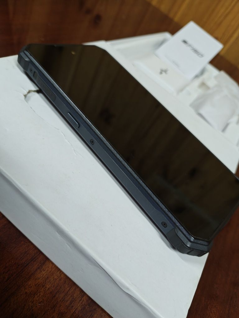 Захищений смартфон Oukitel F150