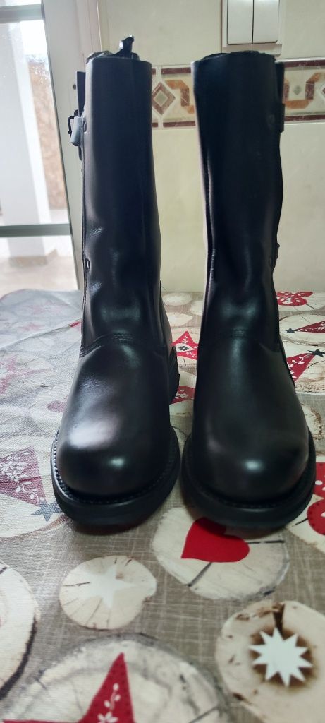 Botas pele tipo fuzileiro