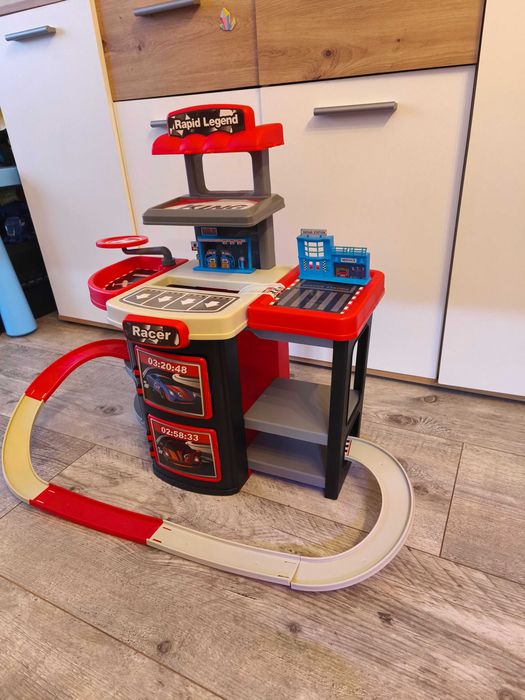 TOR SAMOCHODOWY Mega Parking Garaż Walizka