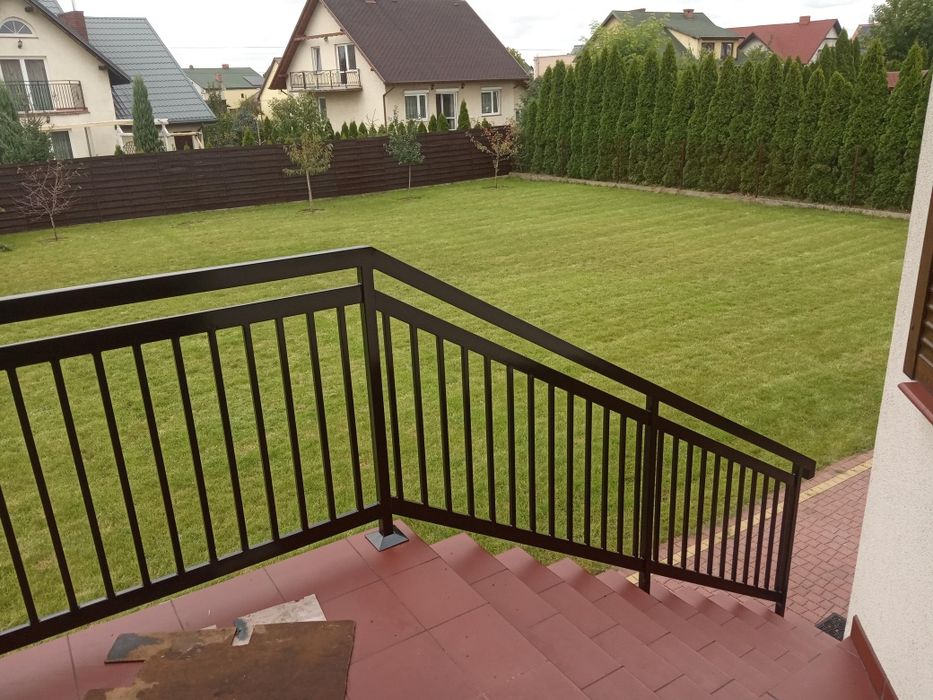 Bramy ogrodzenia balustrady