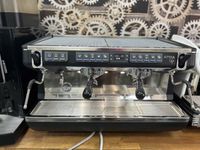 Кавомашина Nuova Simonelli Apia life XT висока група