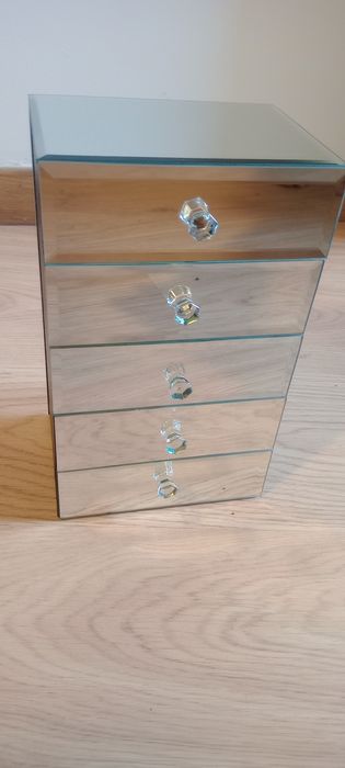 Guarda Jóias em Vidro Novo