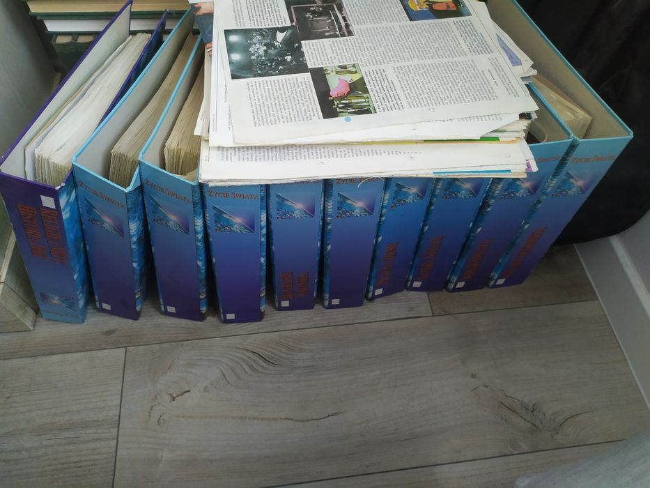 Życie Świata_segregatory