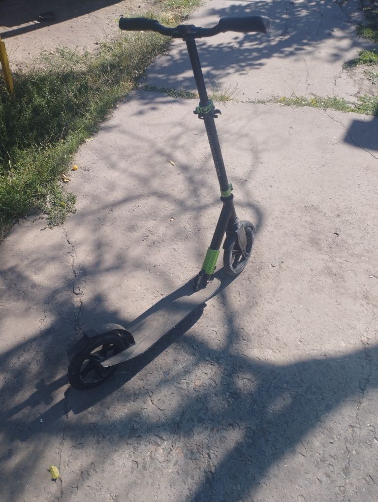 Самокат 800 грн продам