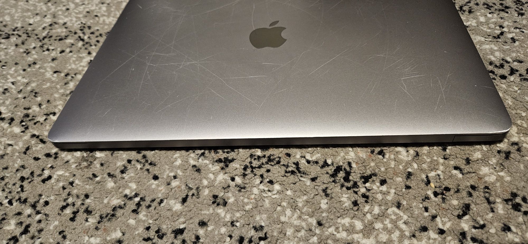 Apple MacBook Pro A1989, Intel i5, 8/256GB gwiezdna szarość