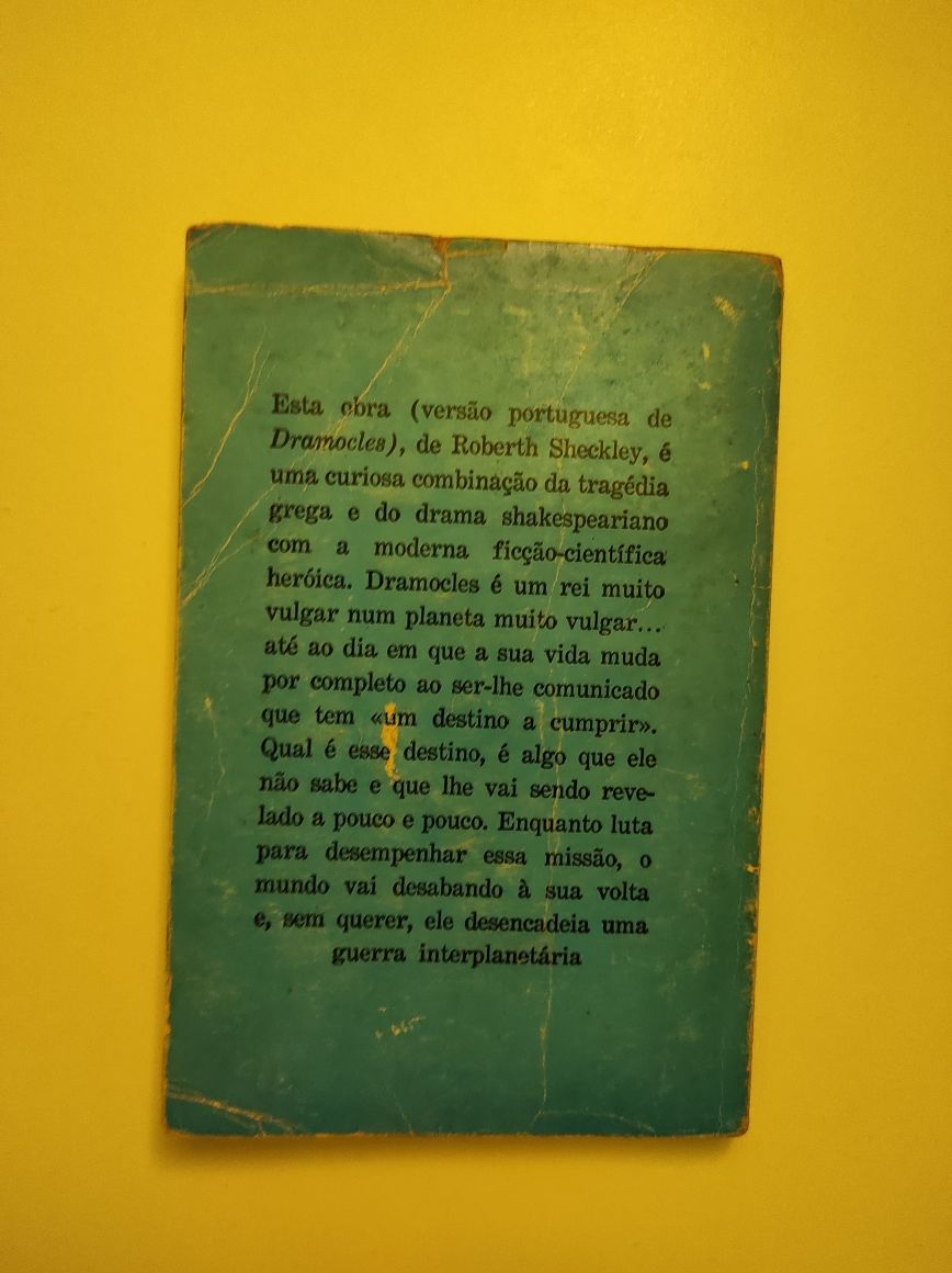Livro "O senhor das estrelas" de Robert Sheckley