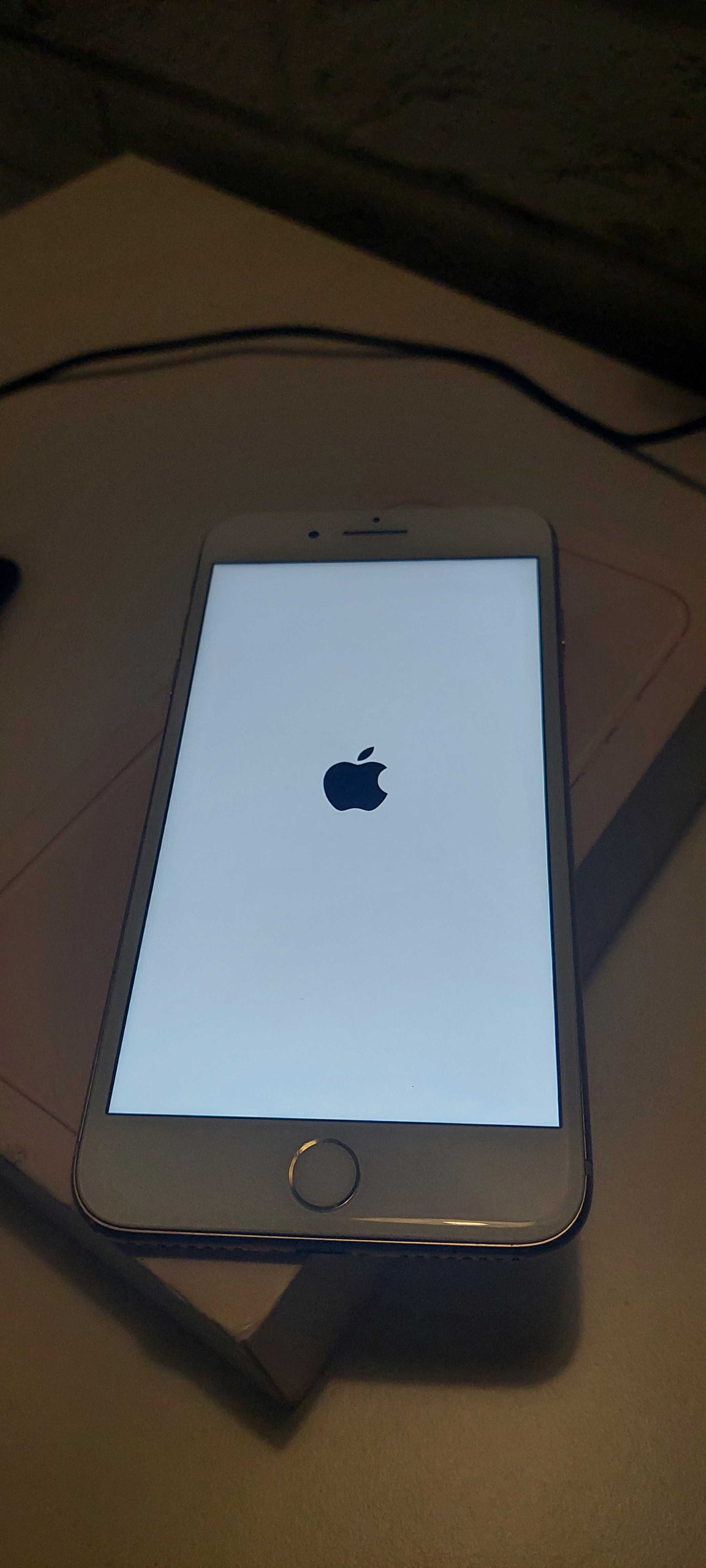Ładny Iphone 8 Plus Nowa bateria 100%