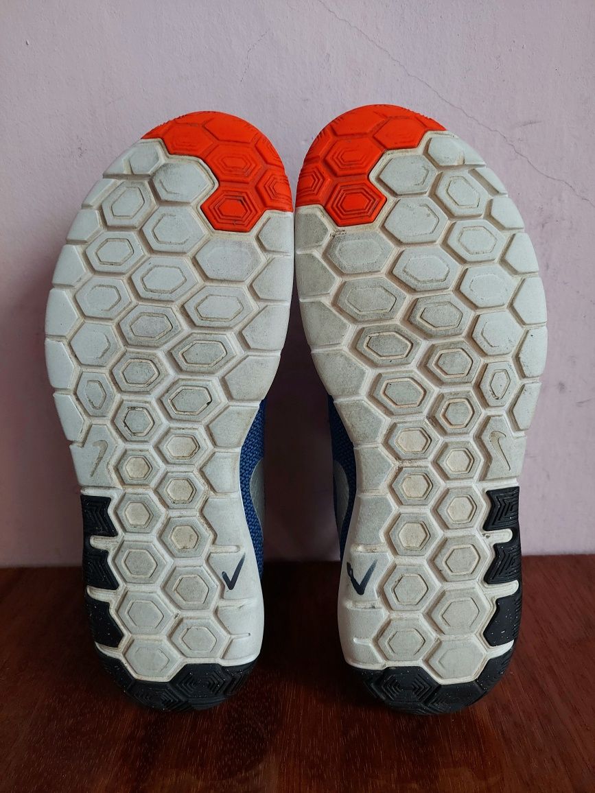 Кроссовки бігові фірми Nike Flex Experience RN5 оригінал 

Розмір по б