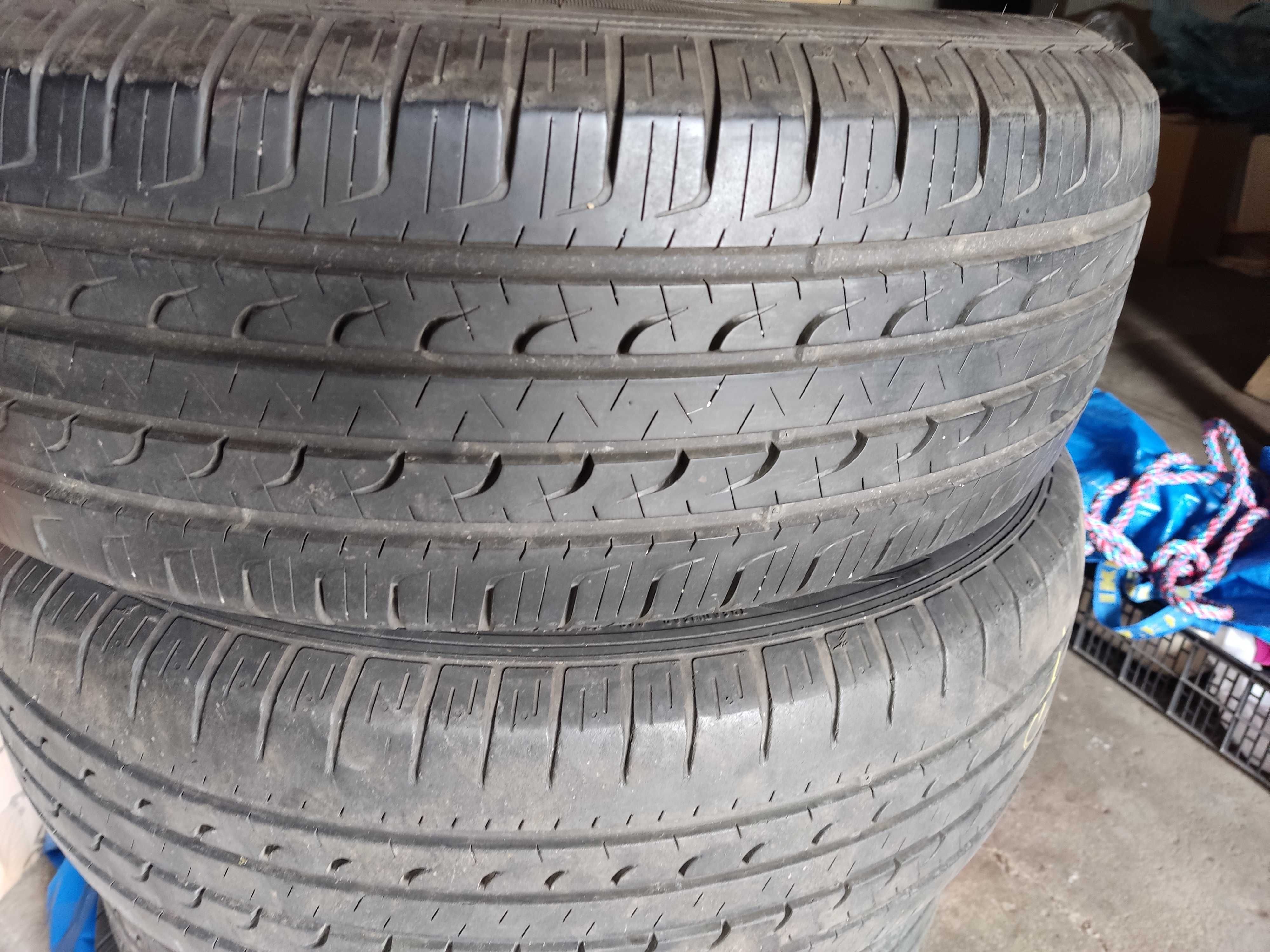 Opony 215/60/17 Goodyear Efficientgrip  komplet SUV 4X4