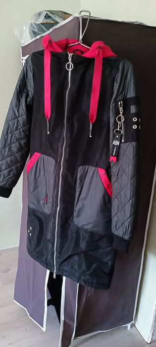 Пальто  весняне легеньке