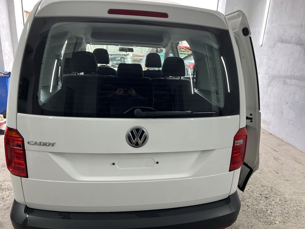 Ляда задня кришка багажника Caddy кадді 15-20р