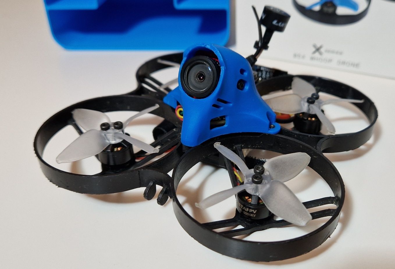 Dron BetaFPV 85x HD - nagrywa w HD na wkładaną kartę micro SD