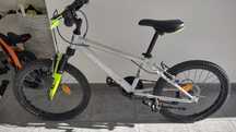 ** Bicicleta BTWIN 20" p/ crianças c/ amortecedor e câmbio 7 vels. **