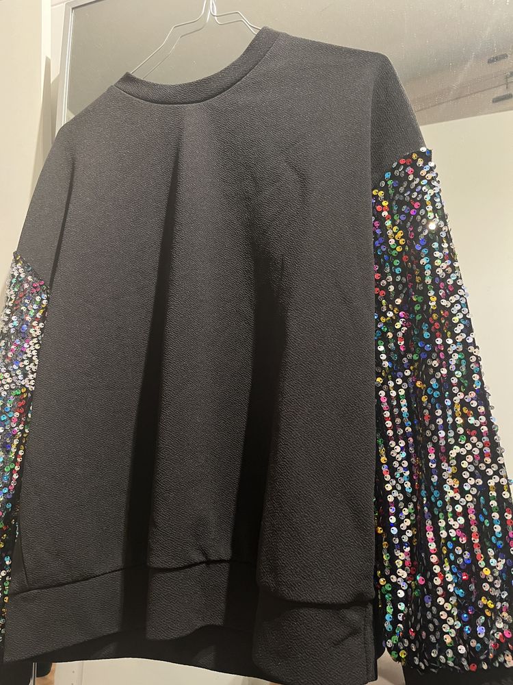 Blusa Lantejoulas preto tamnho S