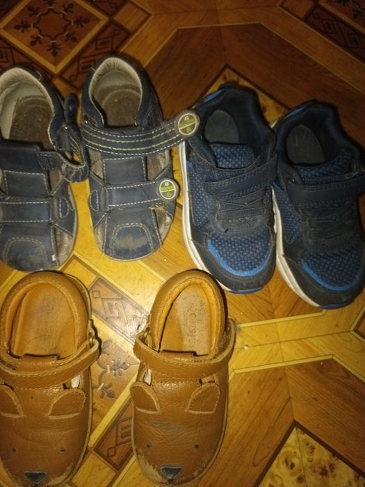 Віддам дитяче взуття на хлопчика