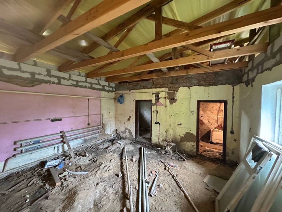 Продаж великого будинку в селищі Ружин Житомирська обл. 150 км до Київ