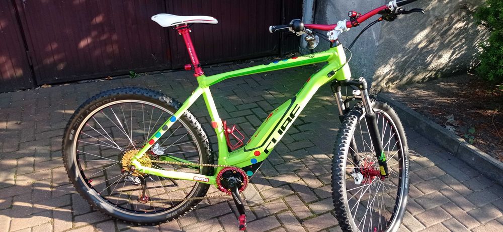 Rower elektryczny  Cube   wyjątkowy .