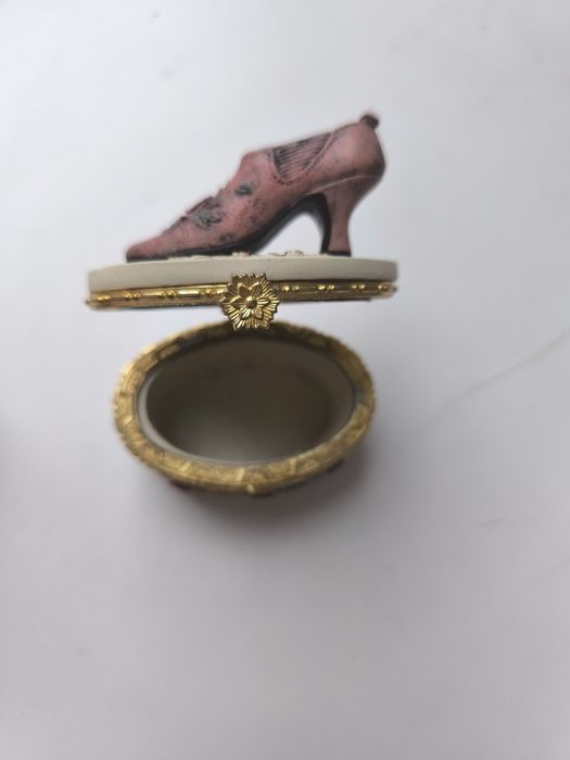 Шкатулка для ювелірних прекрас