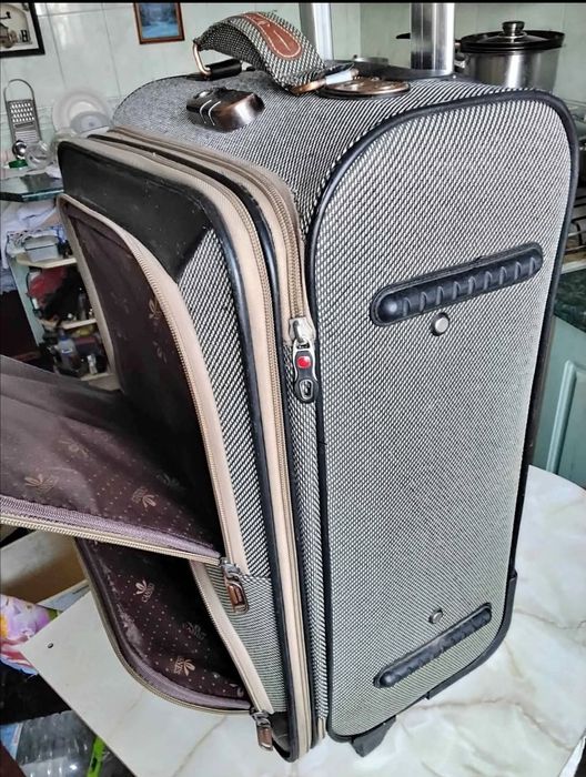 Валіза на колесах