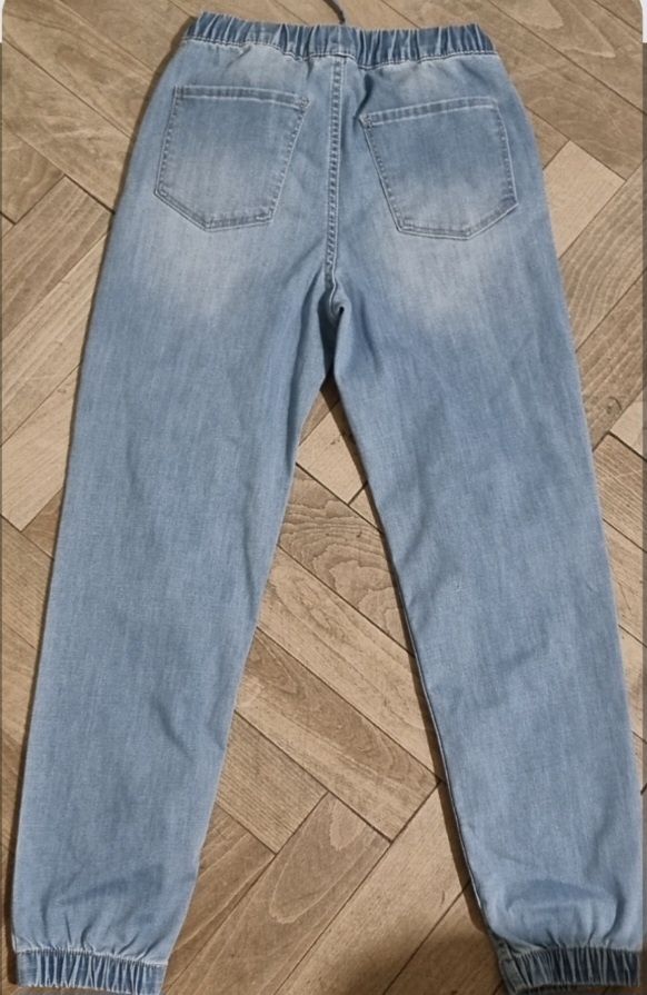 H&M- joggery dziewczece na wzrost  140 cm