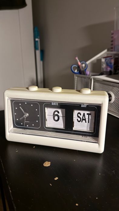 sprzedaję zegar z budzikiem