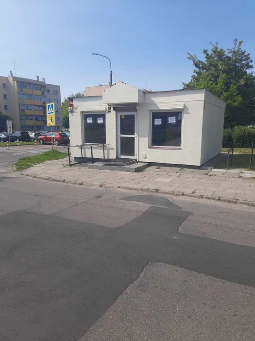 Wolnostojący budynek parterowy na działalność handlowo-usługową