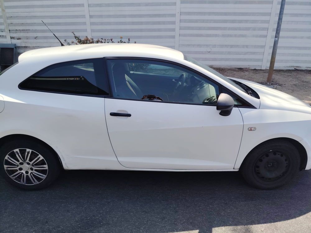 SEAT Ibiza Van 1.4 TDI – 2010 – Económico – 2 lugares