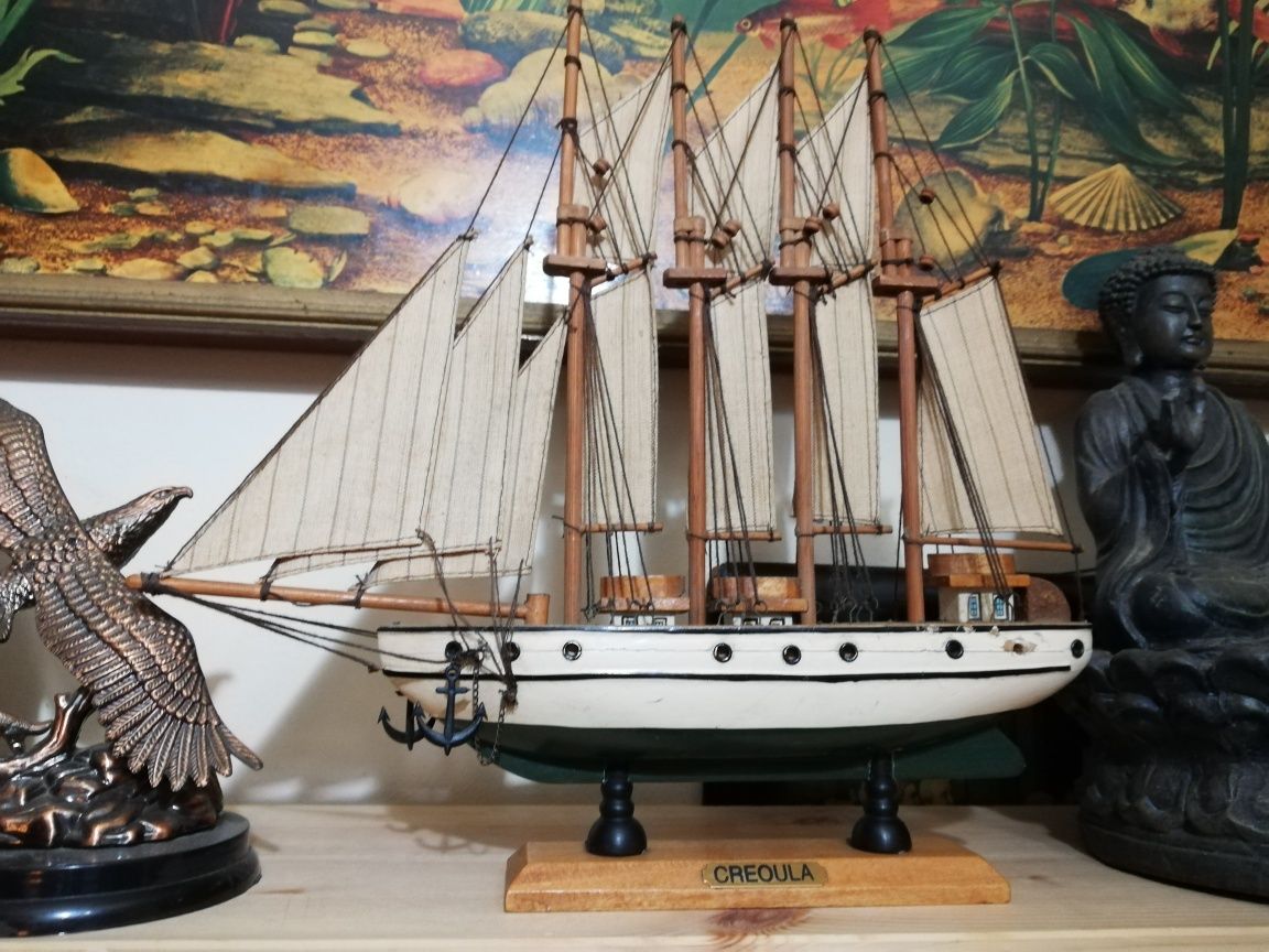 Caravelas em madeira