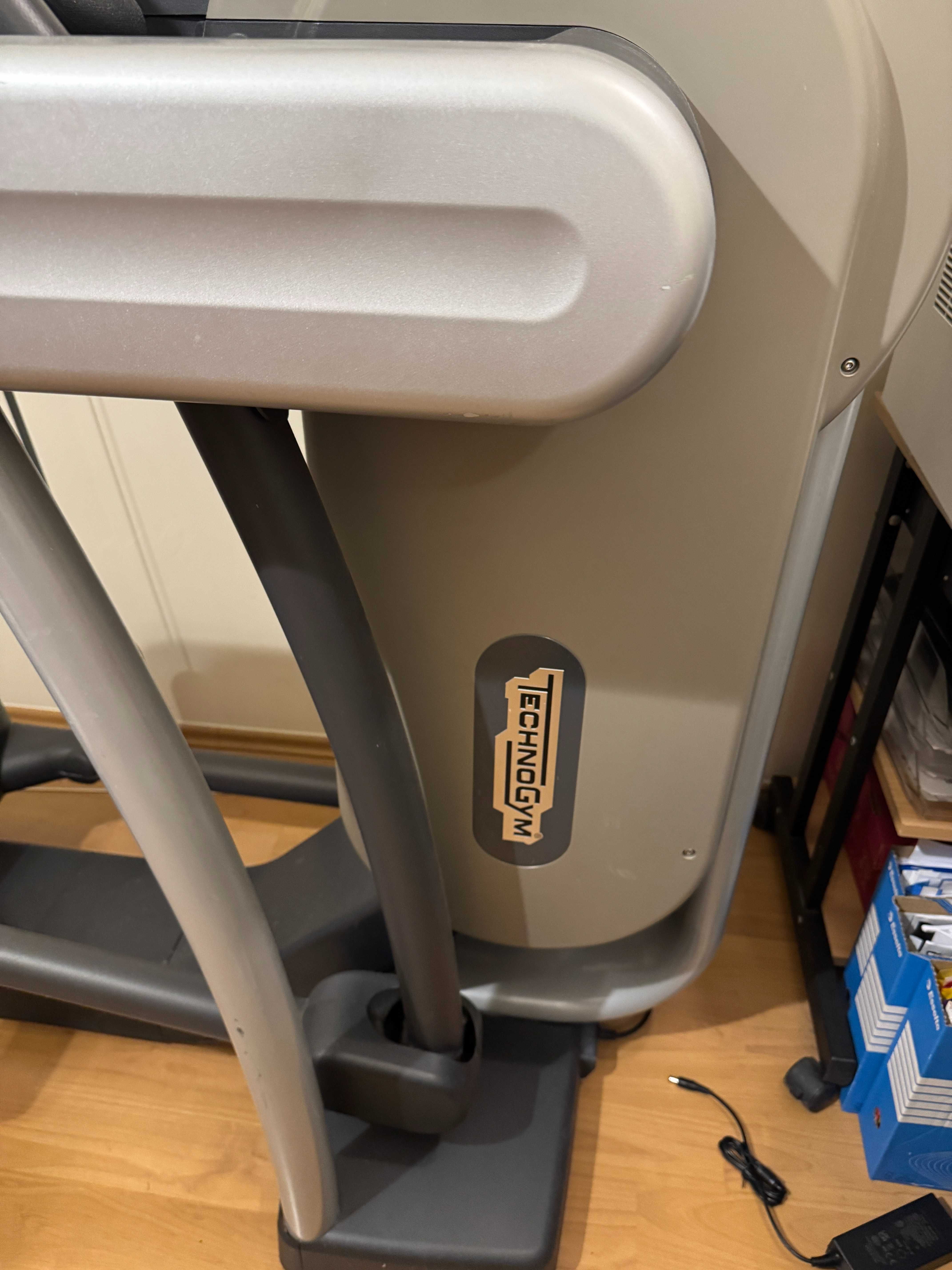 Orbiterek TechnoGym Vario 700 VISIOWEB