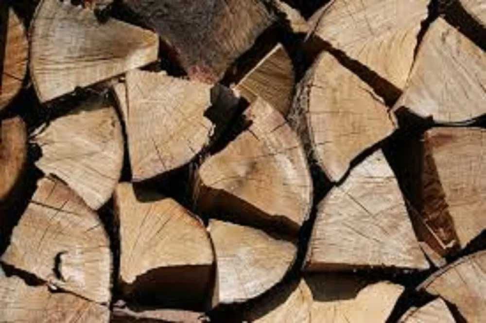 Drewno kominkowe/opałowe- sezonowane, pocięte i połupane, z dowozem