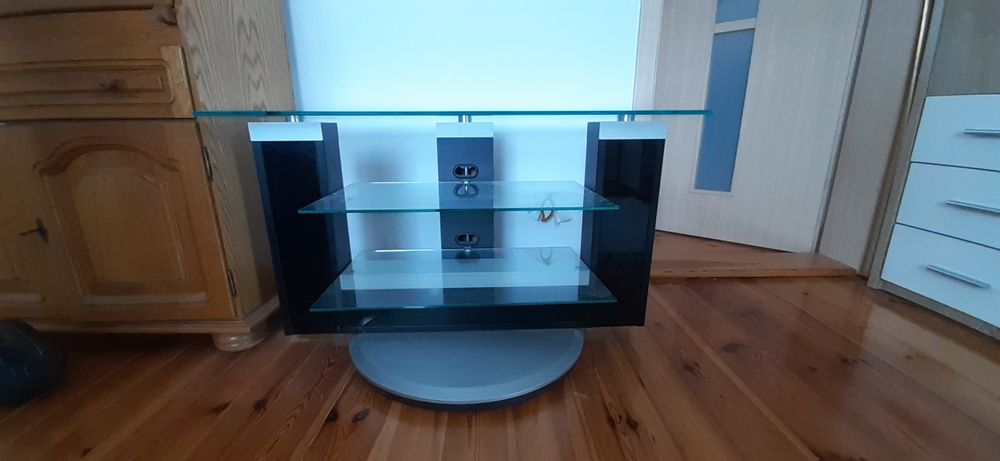 Obrotowy szklany stolik pod telewizor