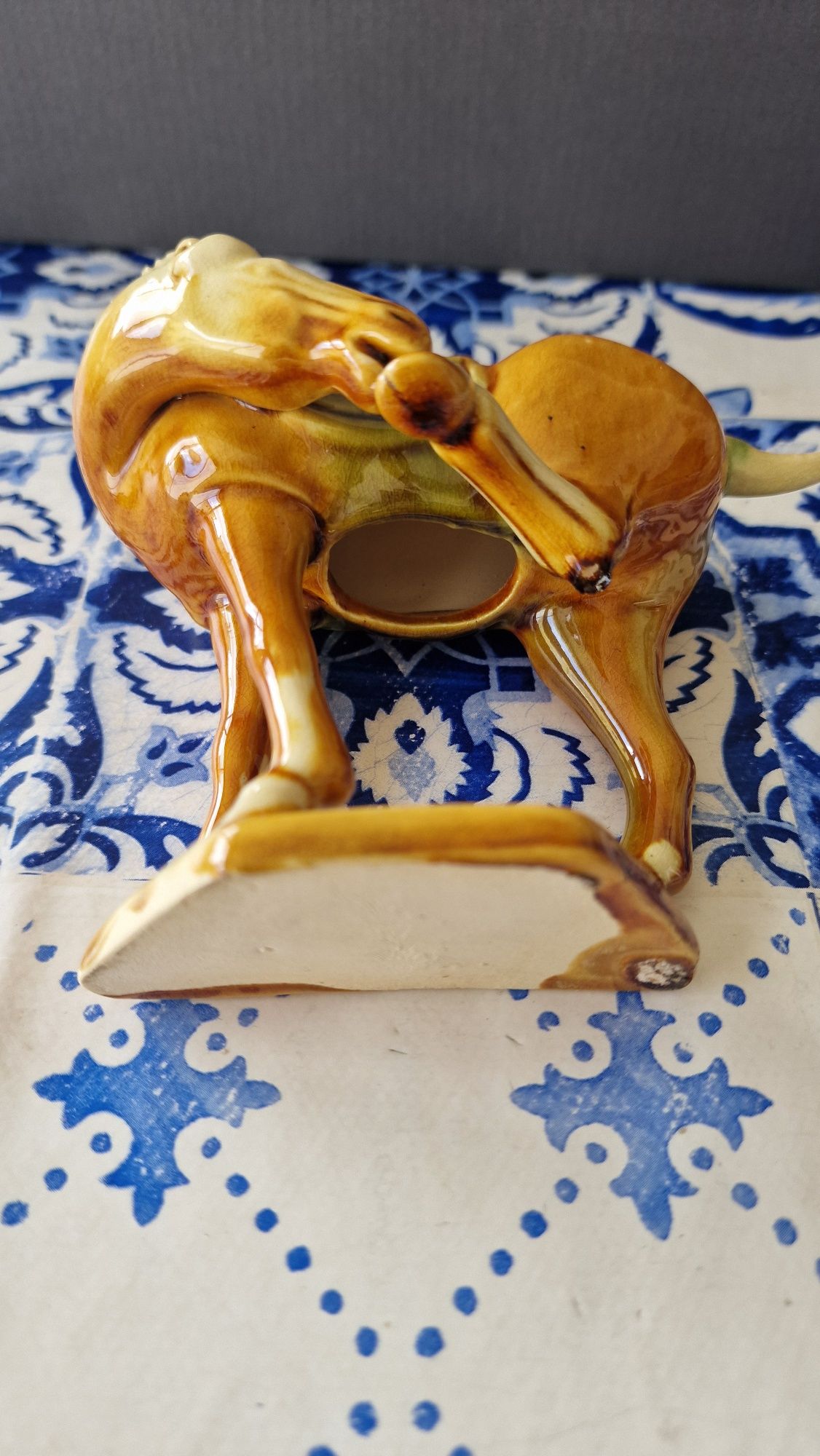 Cavalo chines em faiança