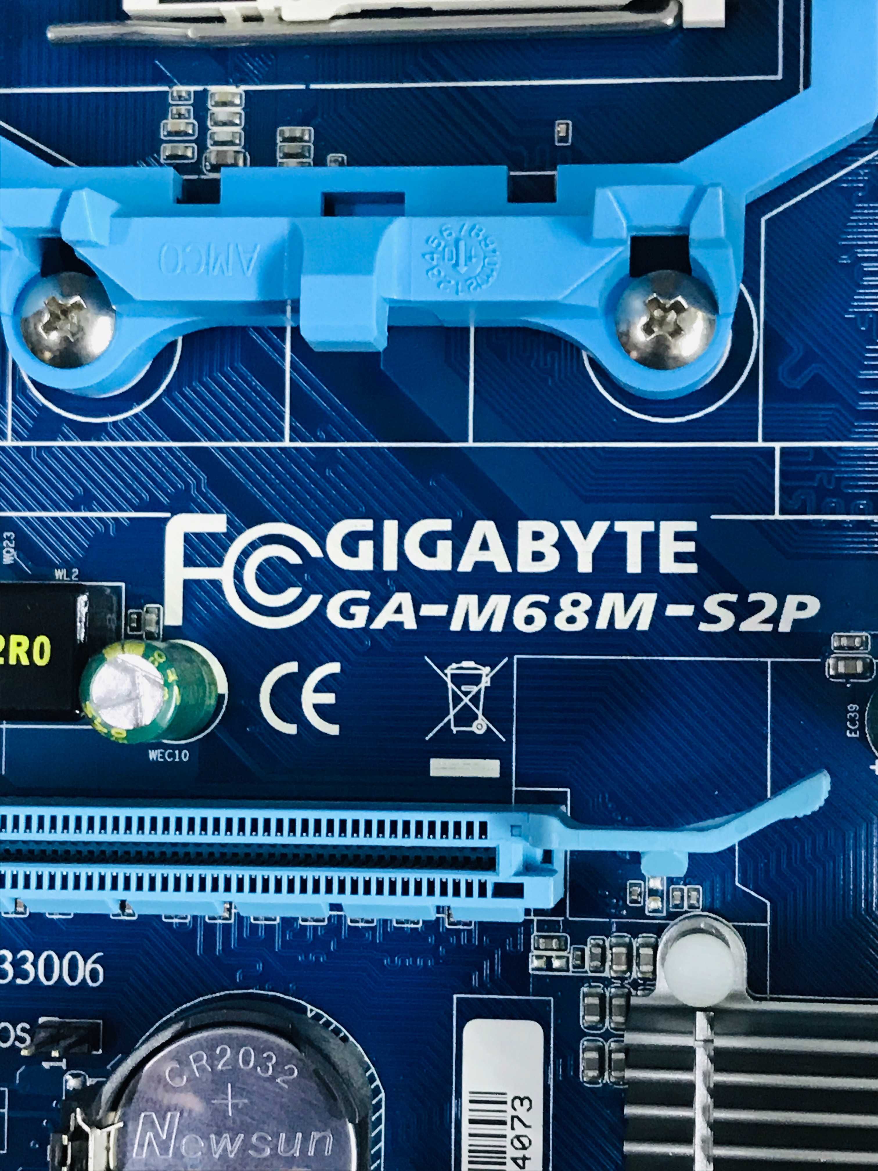 Материнская/Материнська плата Gigabyte GA-M68M-S2P/Socket AM3/AM2+DDR2