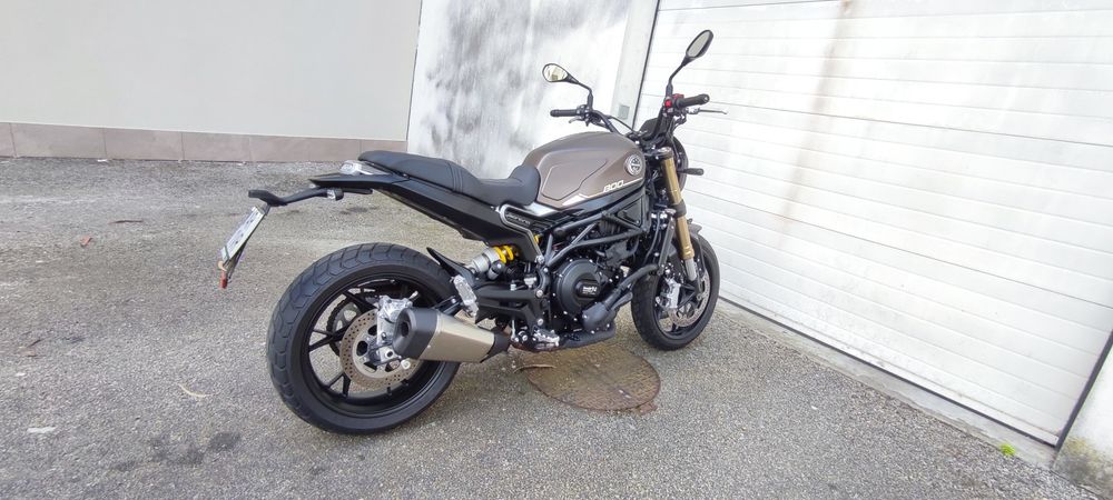 Benelli Leoncino 800