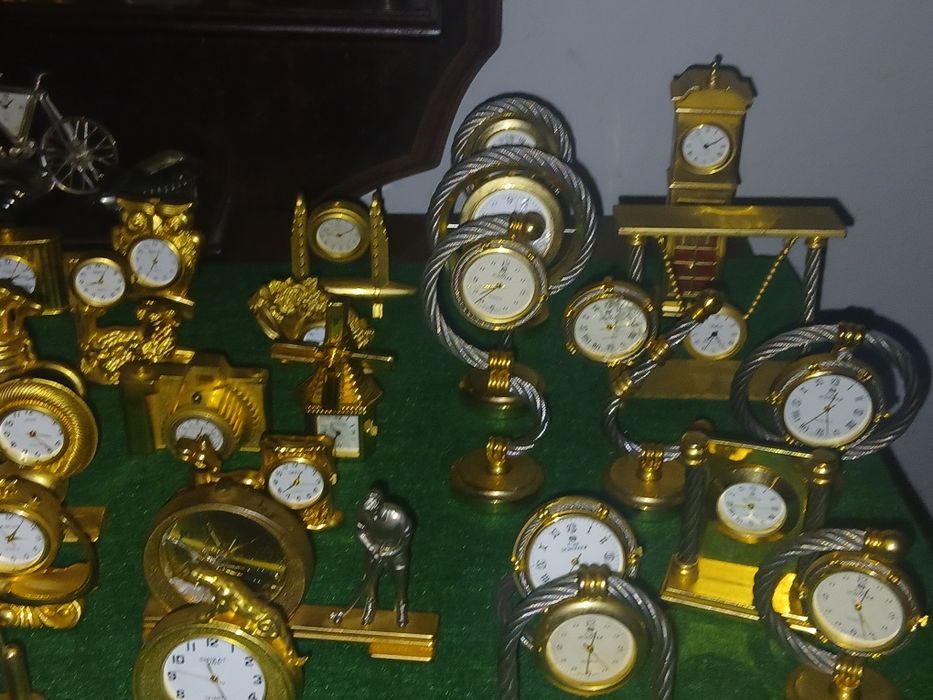 Coleção 100 relógios  minitura por 500 € ao cada 6,50  €