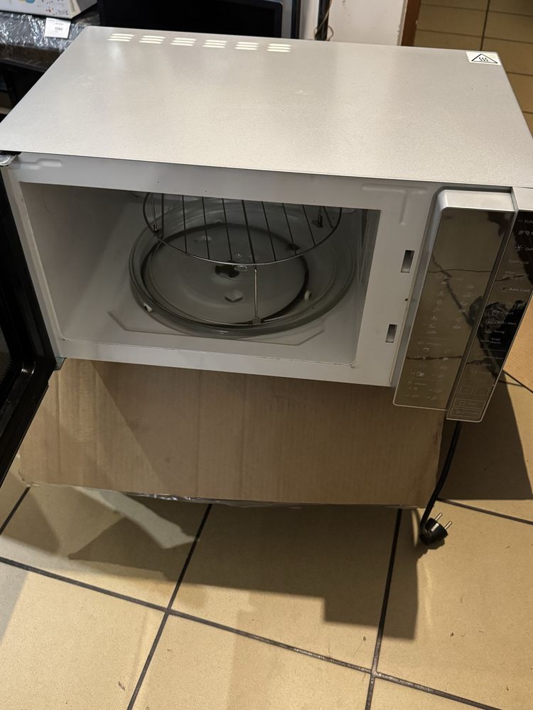 (1515/22) Mikrofalówka whirpool mwp 303 m