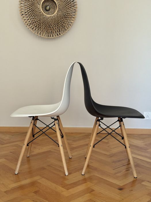 Komplet 2 krzeseł Eames DSW czarne i białe - plastikowe kubełkowe