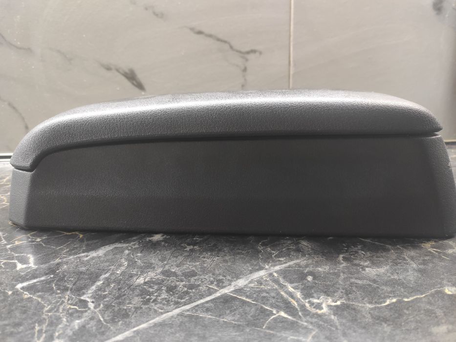 Підлокітник для машини