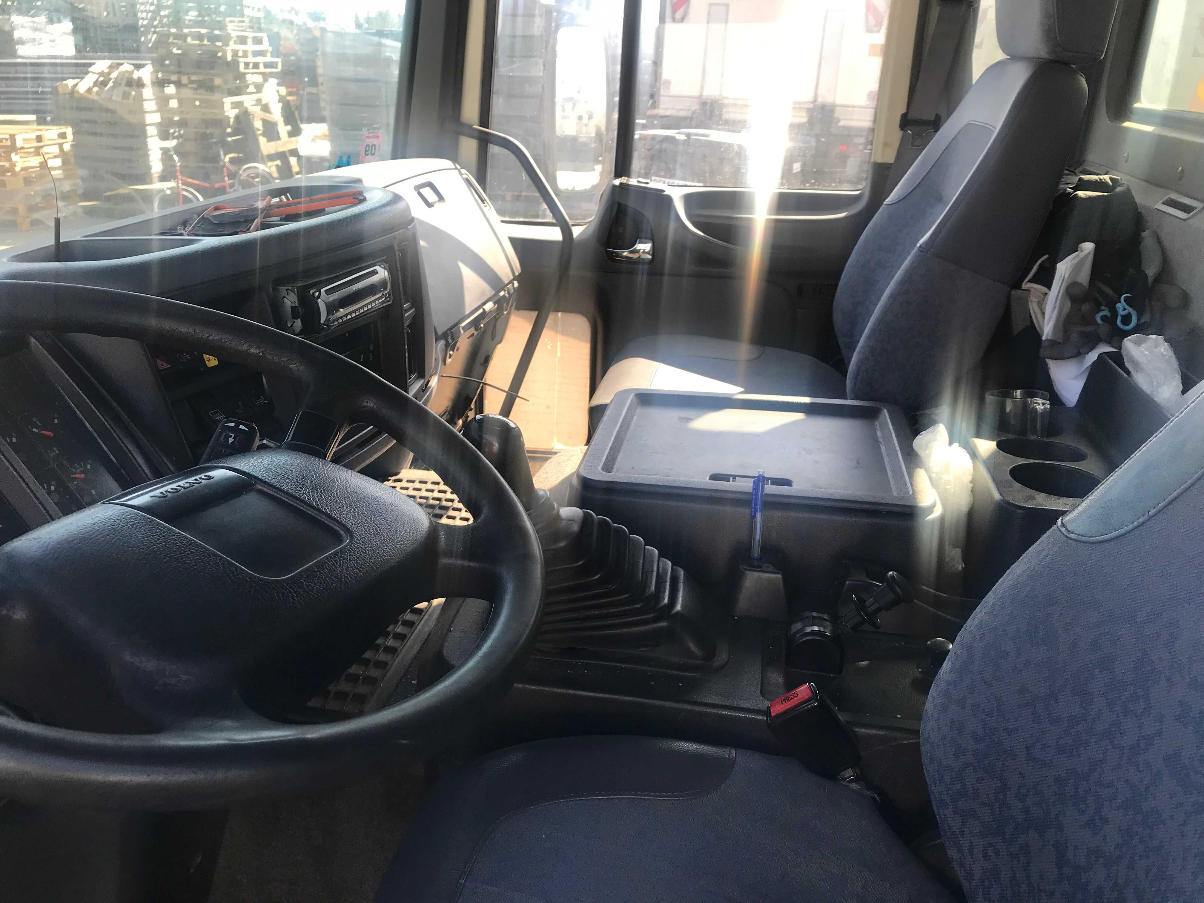 Sprzedam samochód ciężarowy Volvo. FL220. 18 palet. Dmc 12 t.