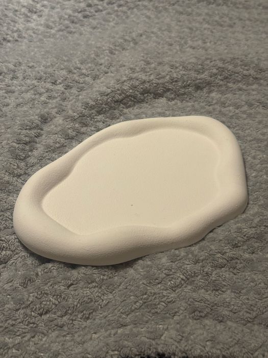 Dekoracyjna podstawka z gipsu