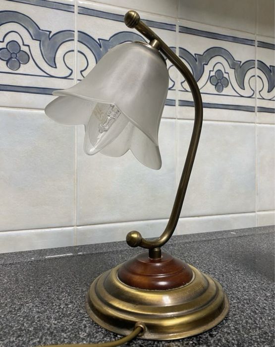 Candeeiro de teto e de mesa de cabeçeira